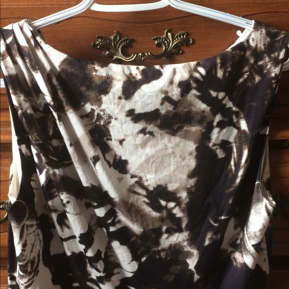 Sleeveless dress - Picture 5 of 10